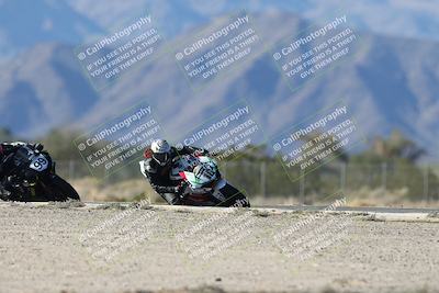 media/Dec-07-2025-CVMA (Sun) [[3e7d2de5dc]]/Race 12- Formula 40 MW and LW/